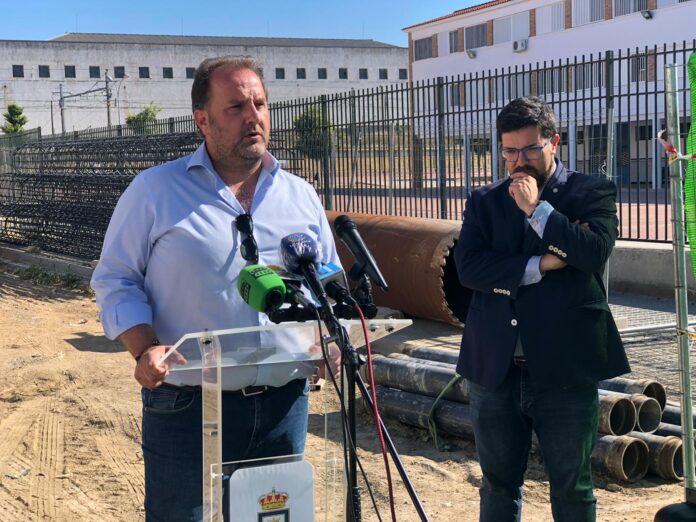 El alcalde tacha de irresponsable al exconcejal Álvaro Aranda