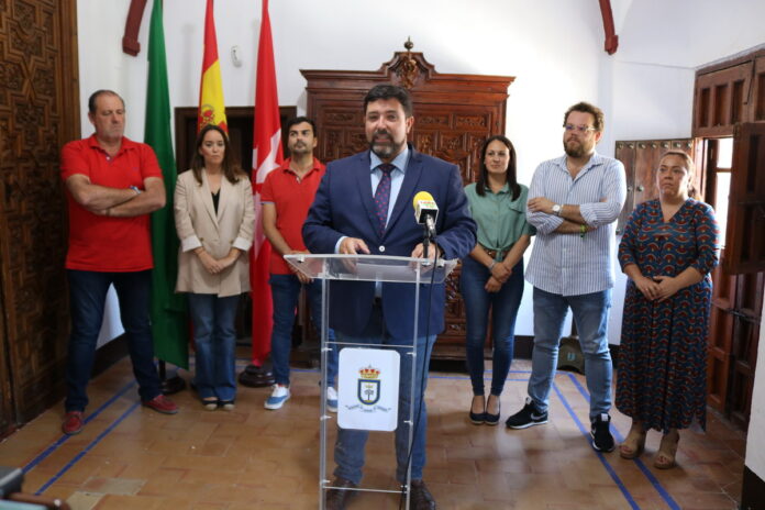 El alcalde de Lora del Río, Antonio Enamorado, se someterá a una 'cuestión de confianza' el jueves 19 de mayo