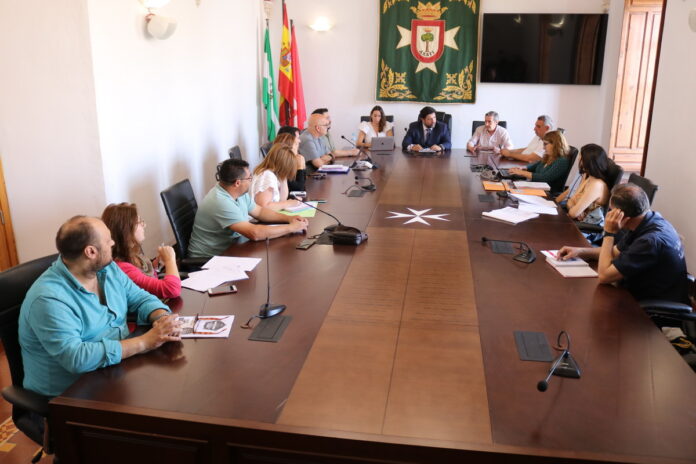 Presentado y aprobado el acuerdo para la estabilización de la plantilla municipal del Ayuntamiento de Lora del Río