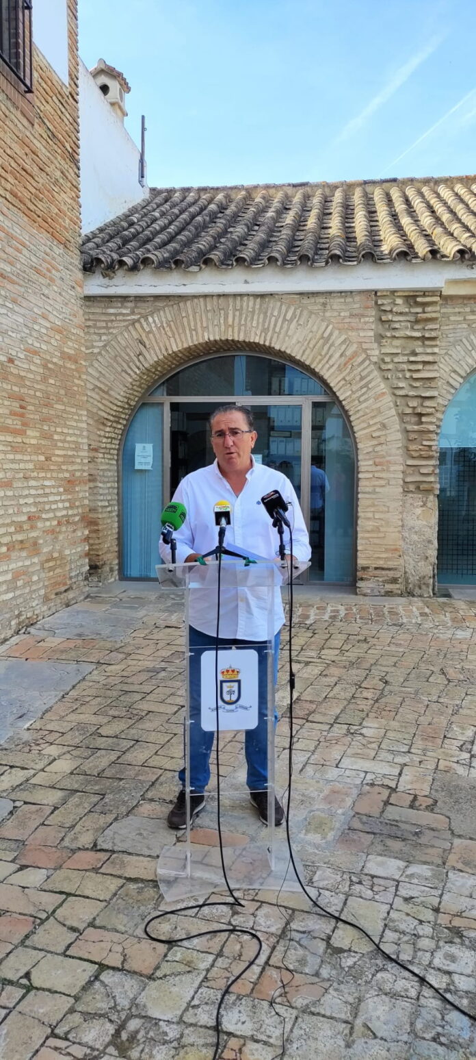 El concejal-delegado de Aguas, Miguel Ángel Rosa, detalla los diferentes “incumplimientos” de Aqualia en los 25 años que gestionó el Servicio Municipal de Agua