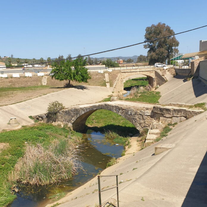 El Ayuntamiento de Lora del Río llevará a cabo labores de conservación del cauce del arroyo Churre