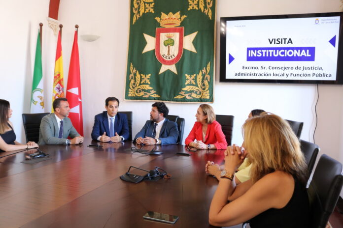 El PSOE de Lora del Río denuncia una nueva “visita institucional” del Partido Popular en períodos prohibidos por la Ley Electoral