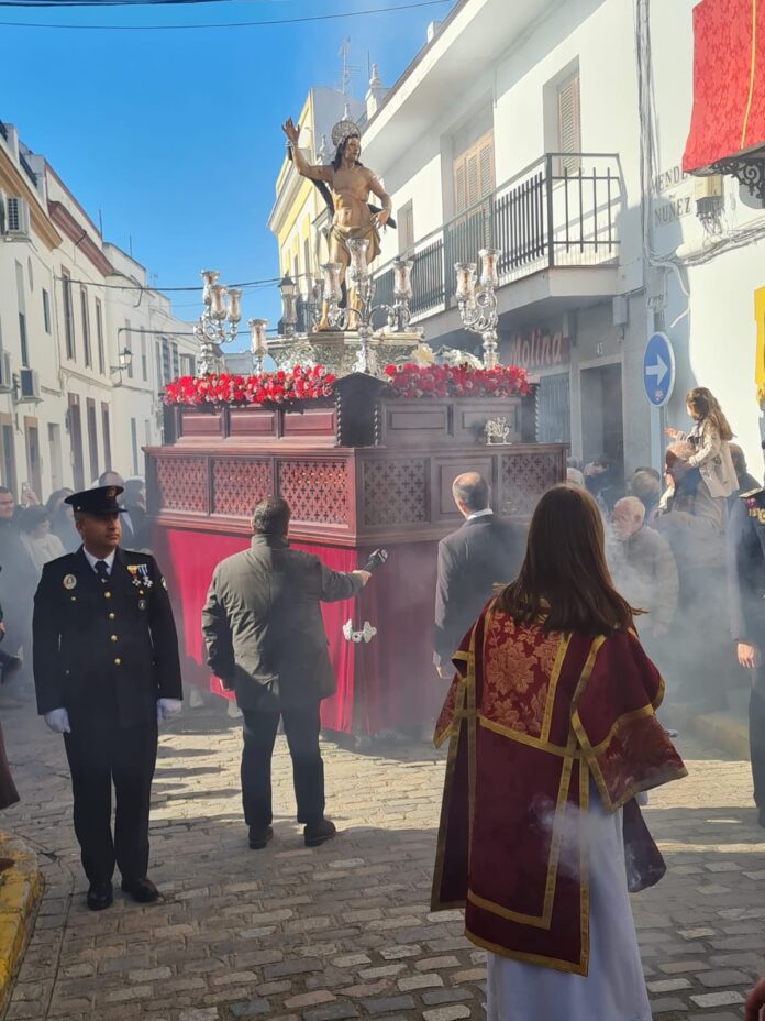 San Sebastián procesiona por las calles de Lora del Río
