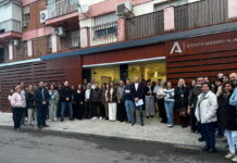 Profesionales del Distrito Aljarafe y Sevilla Norte muestran su rechazo a la agresión en Lora del Río Profesionales del Distrito Aljarafe y Sevilla Norte muestran su rechazo a la agresión en Lora del Río